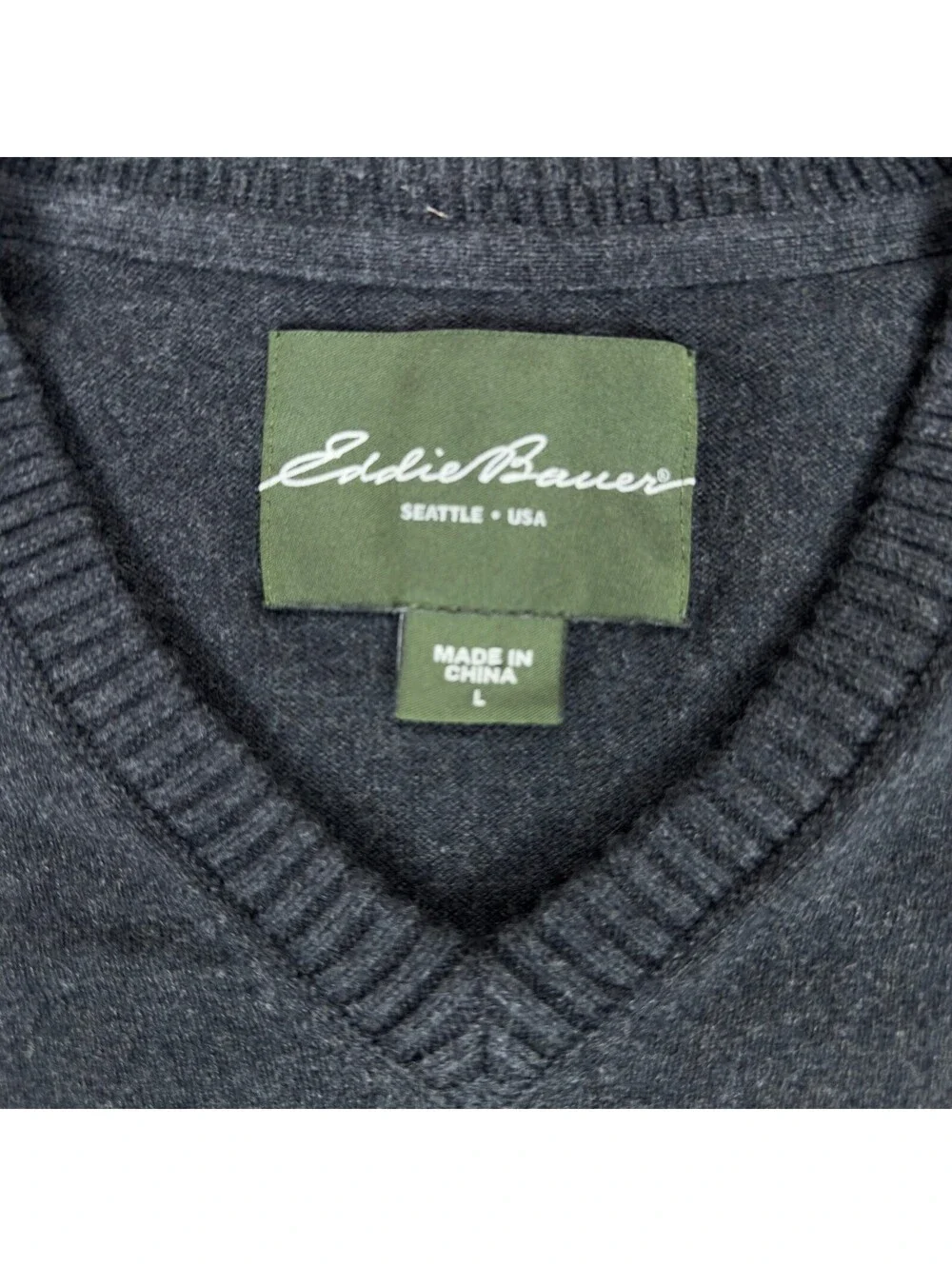 Vintage Eddie Bauer Mens L V-Neck Sweater Relaxed Fit Knit